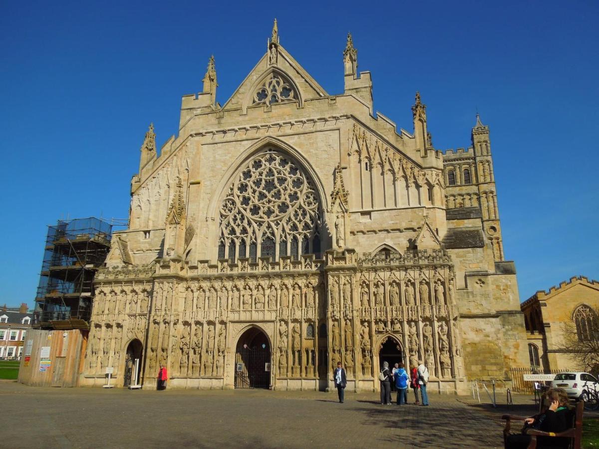 For Students Only The Northfield Exeter Exterior photo